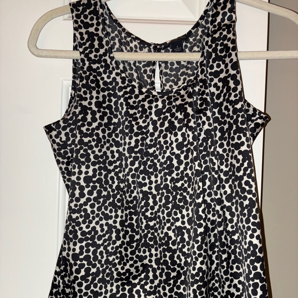 Banana Republic Black and White Patterned Tank Blouse.  Excellent Condition Sz S